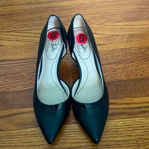 Black heels barely worn great condition